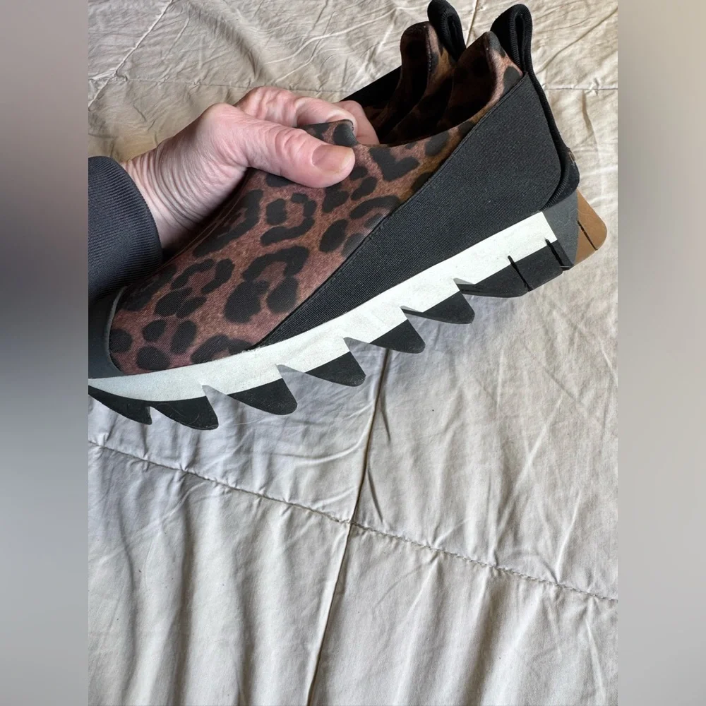 Dolce & Gabbana Ibiza Leopard Print‎ Slip On Sneakers, Size 6.5, EU 37
